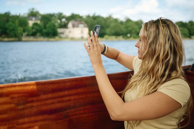 Stockholm Archipelago Tour by Classic Wooden Boat with Guide - Passing Fjäderholmarna and the wider archipelago