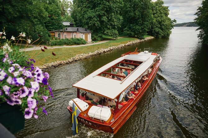 Stockholm Archipelago Tour by Classic Wooden Boat with Guide - Östermalm and Skeppsholmen from the water