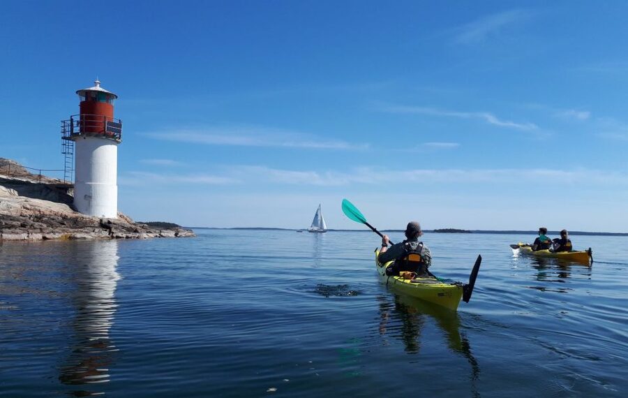 Stockholm: Full-Day Archipelago Kayaking Adventure - Lunch on a private island