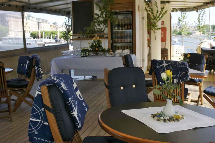 Stockholm: Midsummer Archipelago Boat Tour Live Guide - Is $44 a fair price?
