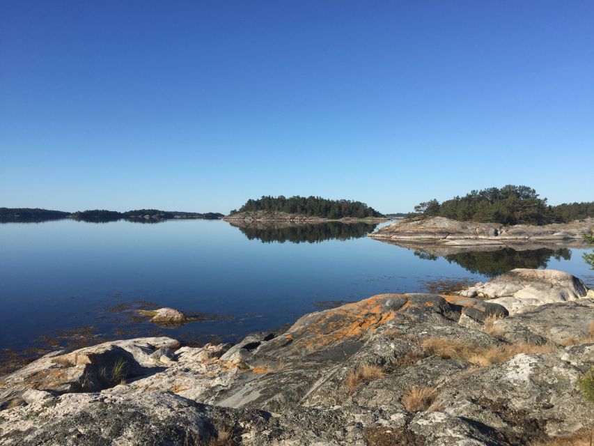 Stockholm: Morning Kayak Tour in the Archipelago with Lunch - An island lunch cooked over a campfire
