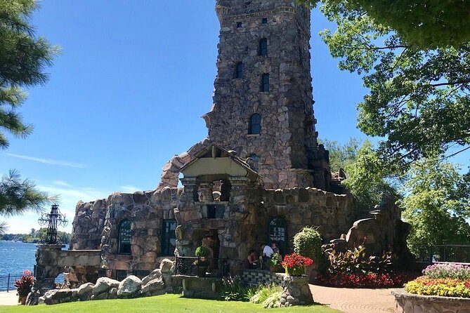 The Ultimate Heart of 1000 Islands Sightseeing Boat Tour - Rock Island Lighthouse and its wide views