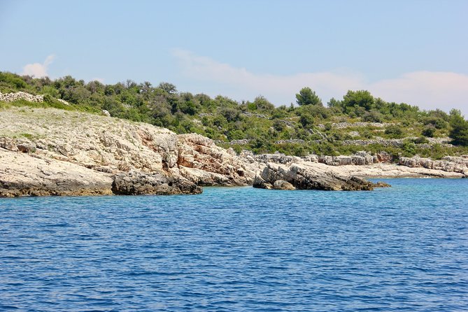 Three Islands Private Speedboat Tour With Blue Lagoon Stop - Two hours in Maslinica is a welcome land break