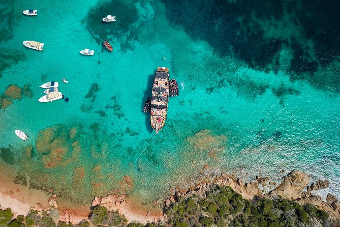 Tour of the Archipelago of La Maddalena ecofriendly - An hour in La Maddalena town