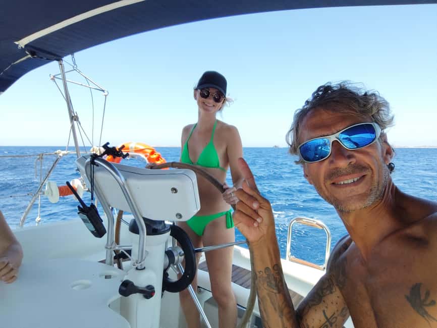 Tour of the islands of the archipelago with lunch and drinks - Porto Madonna and the Natural Pools