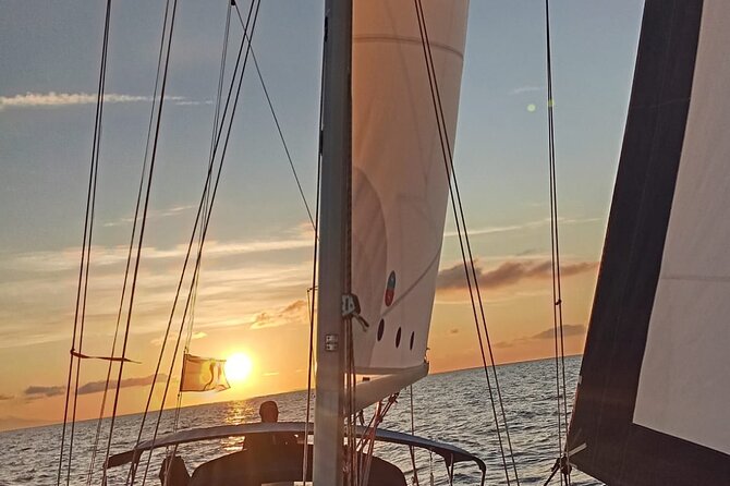 Tour to the islands of the La Maddalena Archipelago by sailing boat - Key points to know before you book