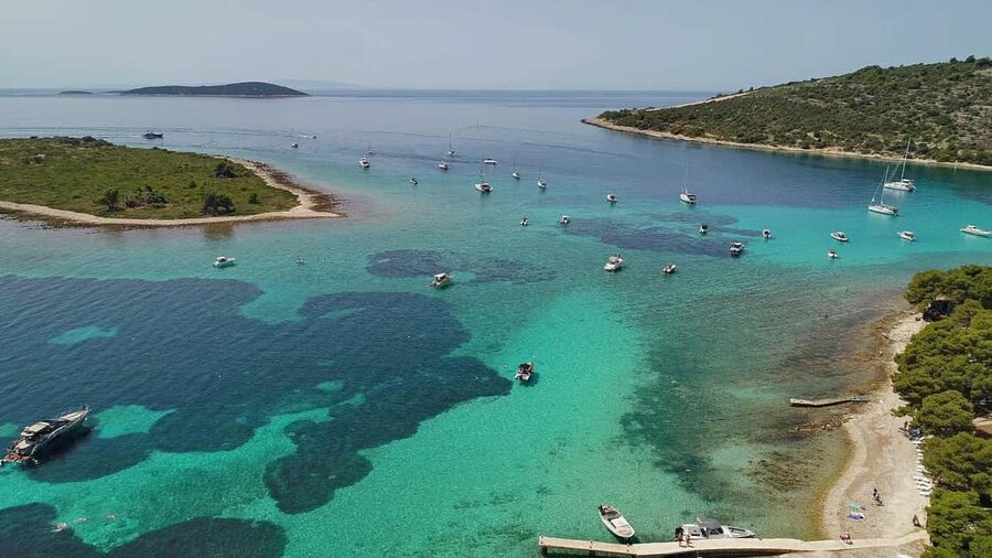 Trogir: Blue Lagoon and 3 Islands Speedboat Tour - Maslinica on Šolta brings a slower hour