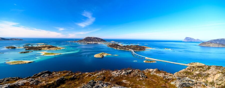 Tromsø: Fjords and Sommarøy Islands Tour with Salmon Picnic - Meeting the coach and settling into the ride