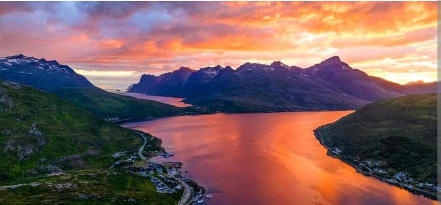 Tromsø: Fjords and Sommarøy Islands Tour with Salmon Picnic - Crossing the bridge to Sommarøy