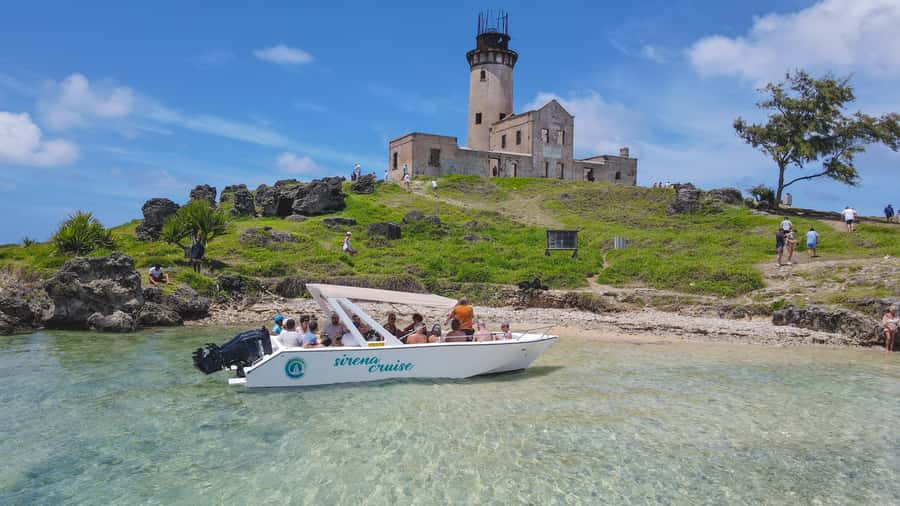 Trou d'Eau Douce: 5 Islands Tour with Snorkeling and BBQ - Who will get the most from this trip