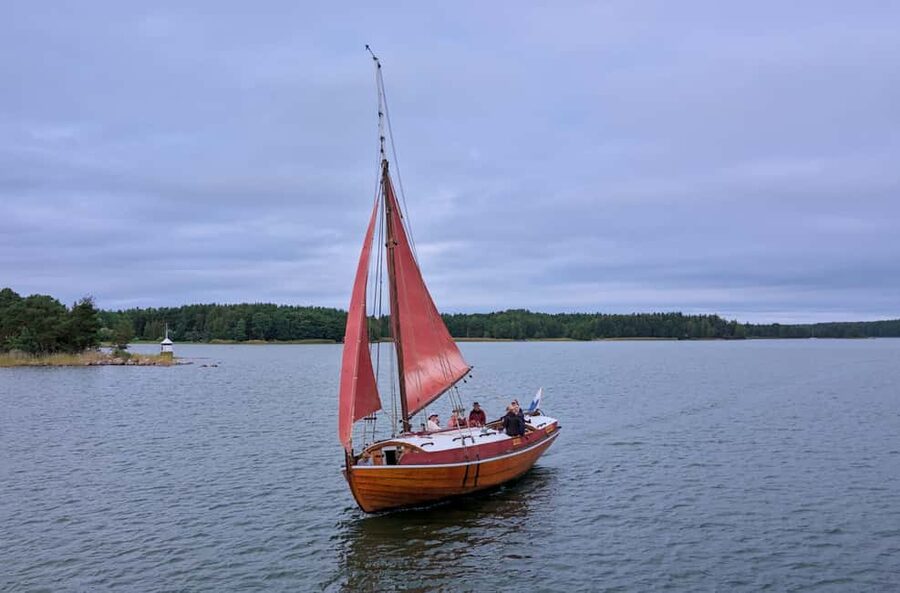 Turku Archipelago: 3-hour Sailing Trip Around Källdö Islands - Sailing past cliffs, coves, and island villages