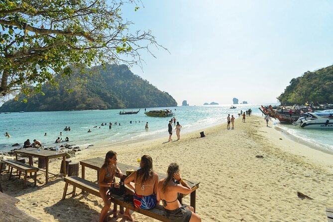 Twilight Bliss 7 Islands and Plankton Night from Krabi - Chicken Island gives the route its postcard view