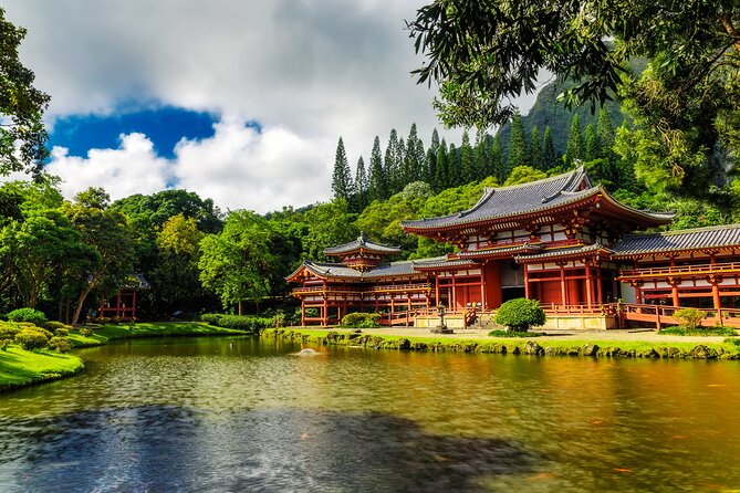 Ultimate Hawaii Road Trip: 4-Island Self-Guided Audio Tours - Oahu moves from jungle roads to Honolulu streets