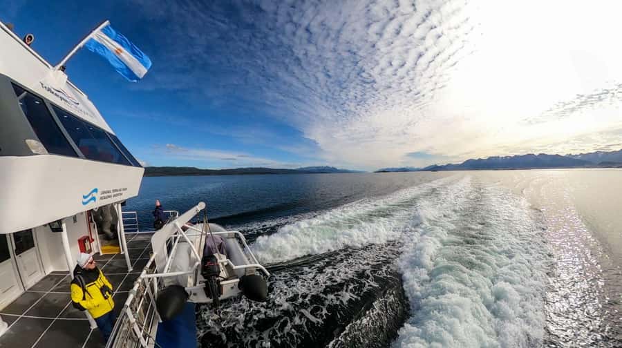 Ushuaia: Beagle Channel, Seal Island & Bridges Islands Tour - Los Lobos Island and the Sea Lions