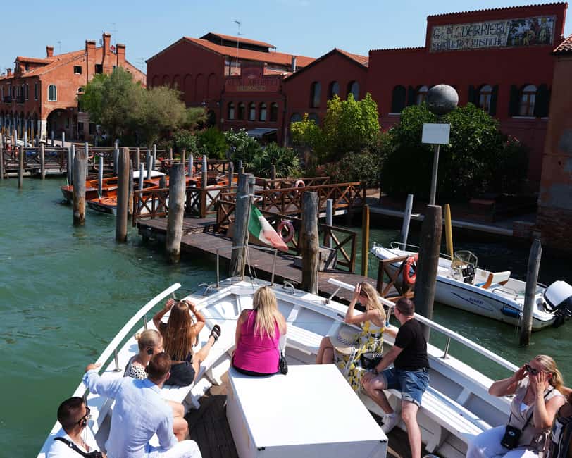 Venice: Guided Islands Cruise to Murano, Burano & Torcello - Murano: a short lesson in glassmaking