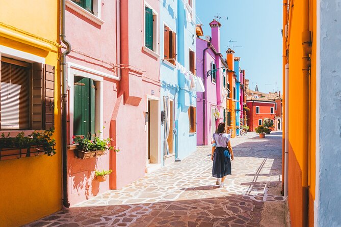 Venice: Murano & Burano Islands Tour with Optional Torcello Stop - What the $30.04 price really buys