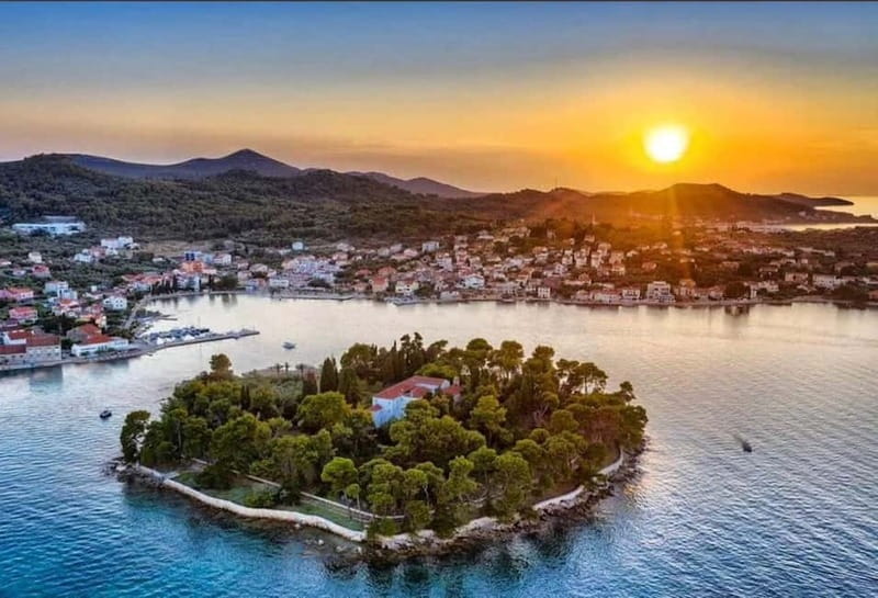 Zadar: 3 Island Speedboat Tour & Blue Bay Swim with Drinks - The trip in a nutshell