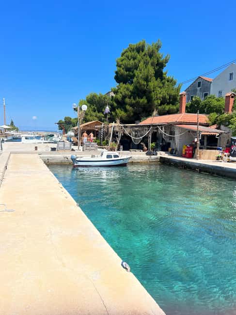 Zadar: 3 Island Speedboat Tour & Blue Bay Swim with Drinks - Preko and the 75-minute village break