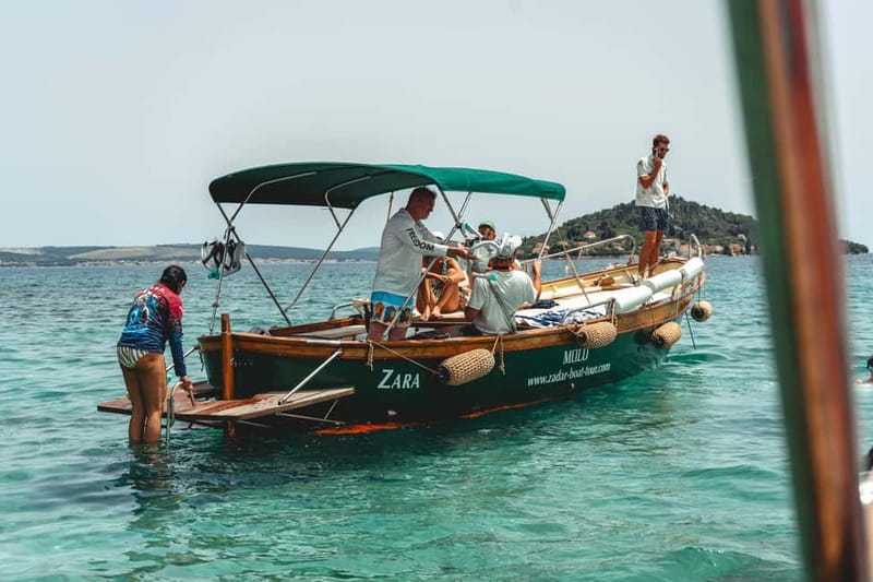 Zadar: 3 Islands Snorkeling Cruise with Prosecco - Meeting the green Gozzo boat in Foša Harbor