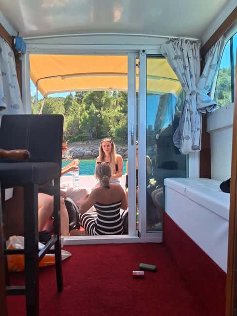 Zadar: Half-Day Island-Hopping and Lagoons Cruise with Fruit - The final lagoon swim