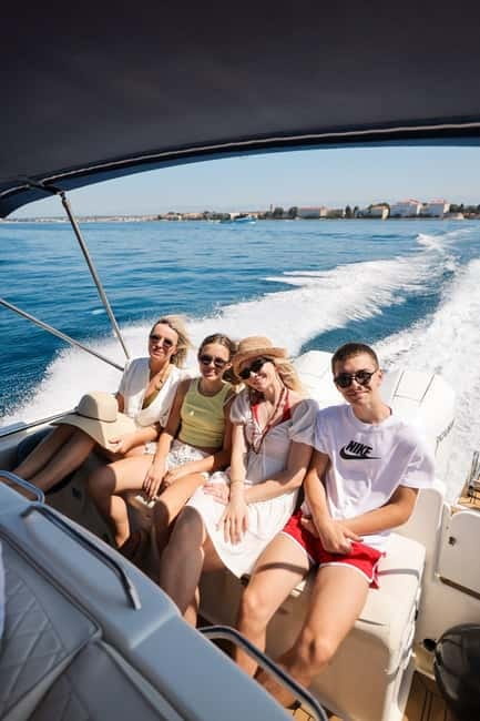 Zadar: Half-Day Island Hopping Tour with Snorkeling - What the guide and crew add