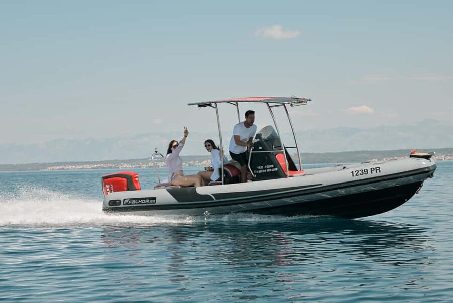 Zadar:Speedboat Tour Thrill Ride with Snorkeling on 3 island - Guides, music, and the feel on board