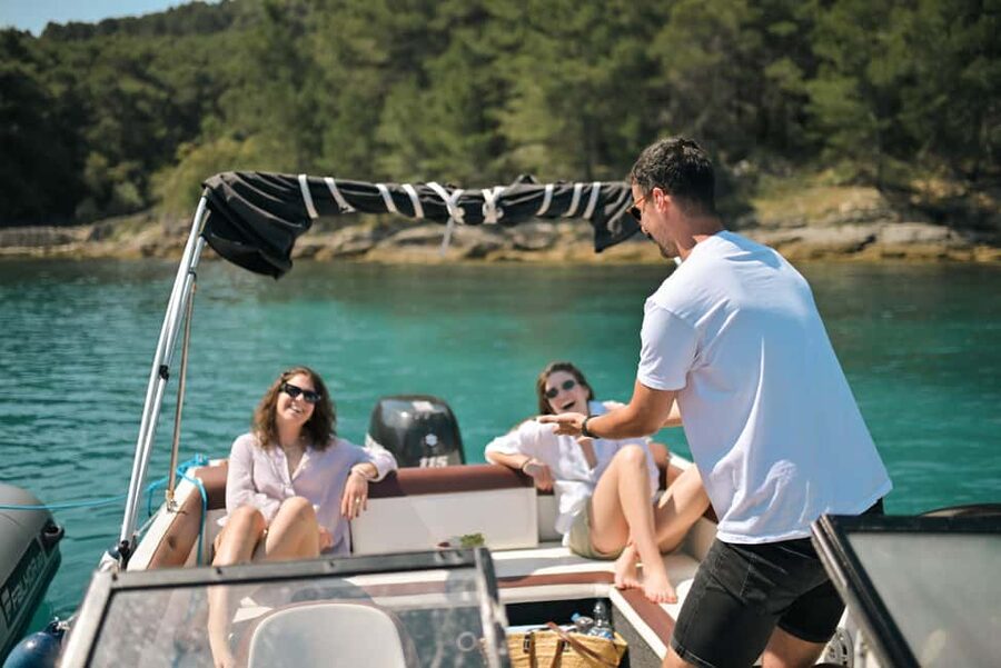 Zadar:Speedboat Tour with Snorkeling on 3 islands - Who will get the most from this tour