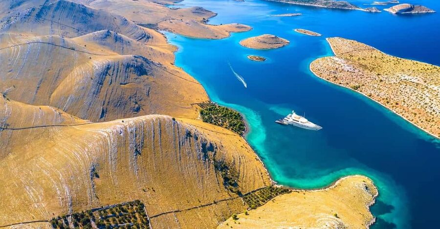 Zadar:Speedboat Tour with Snorkeling on 3 islands - Ošljak offers a quieter island stop