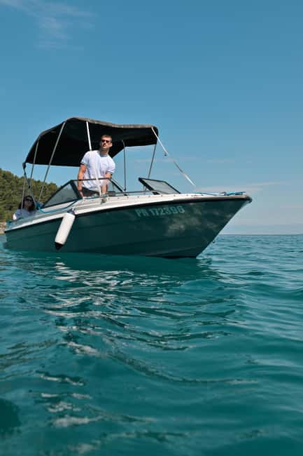 Zadar:Speedboat Tour with Snorkeling on 3 islands - The guide and the relaxed Dalmatian mood