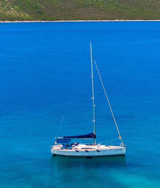 Zadar: Three island Daysailing tour - Sailing Into the Zadar Archipelago