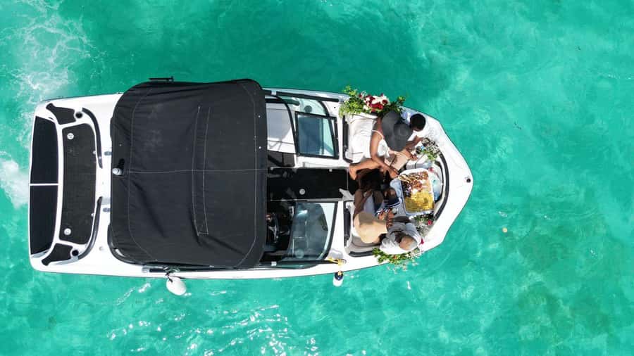 Zanzibar: Luxury Speedboat Island Hopping Tour - What to bring for the boat and sandbank